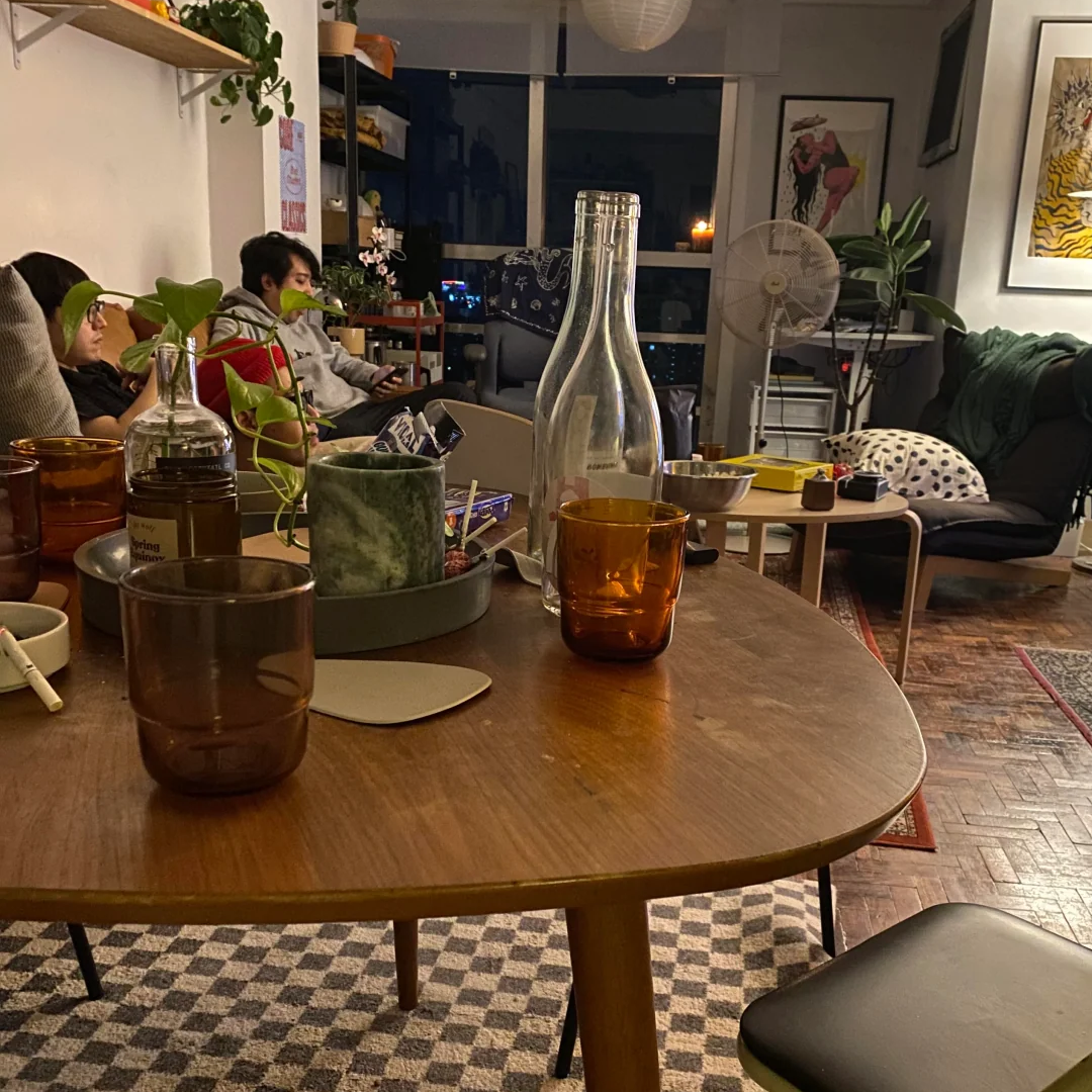 How To Host: A Guide by Bombvinos & Friends